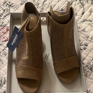 Sonoma Women's Brown Peep-Toe Mules